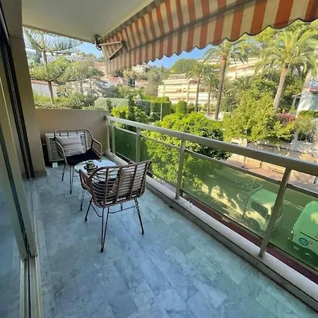 Spacieux Studio Dans Avec Piscine Appartement