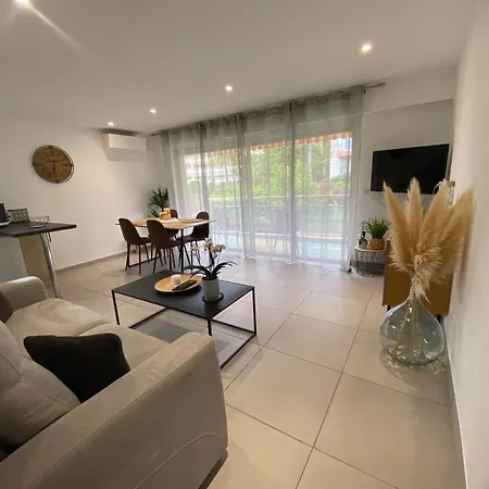 Spacieux Studio Dans Avec Piscine Apartman *